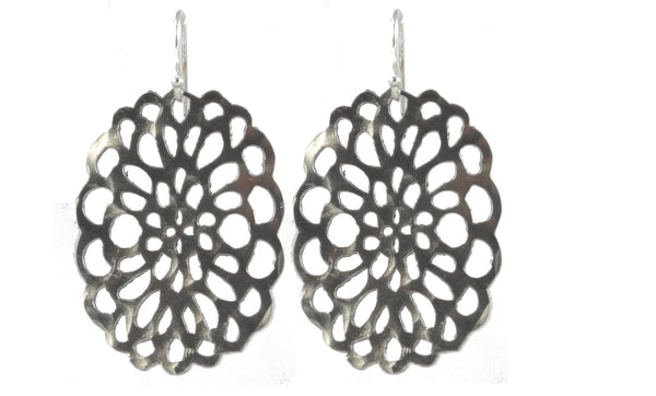 Fleur Earrings  (medium-white)